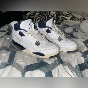 Jordan 4 legend blue size 10, used, discoloration, slight creasing, no box